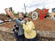Love Sign Unveiling11
