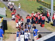 softball players