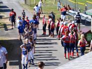softball players