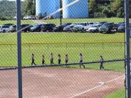 softball players