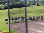 softball players