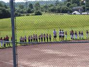 softball players