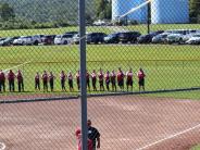 softball players
