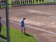 softball players