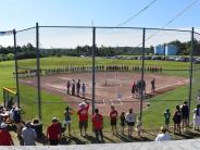 softball players