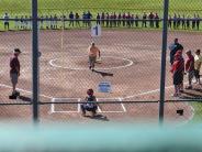 softball players