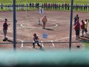 softball players