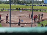 softball players