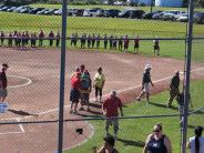 softball players